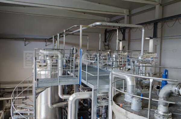 污泥處理與能源利用 坦克沼氣池、干燥設(shè)備及藥化設(shè)備的綜合應(yīng)用